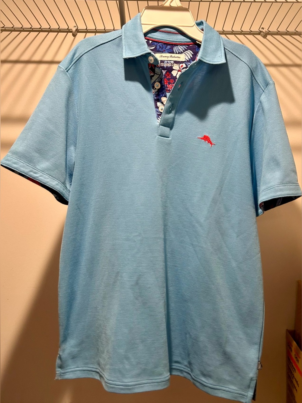 Tommy Bahama Island zone Men’s Slate Light Blue Polo with Red Fish Logo NWT S
